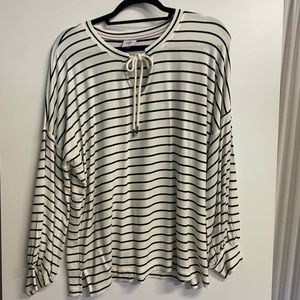 Women’s Cabi striped long tied sleeve blouse